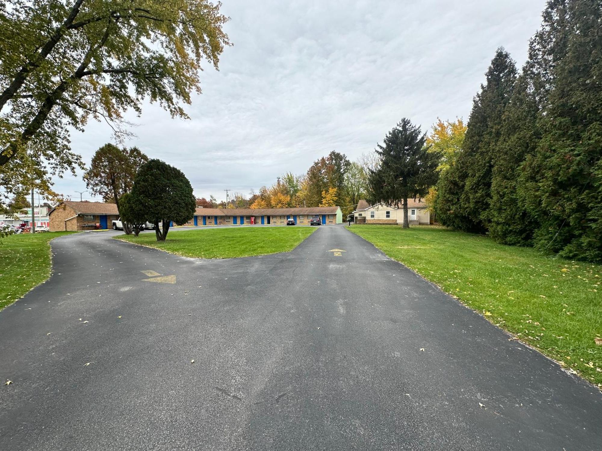 Westgate Manor Motel Austintown & Youngstown Ohio エクステリア 写真