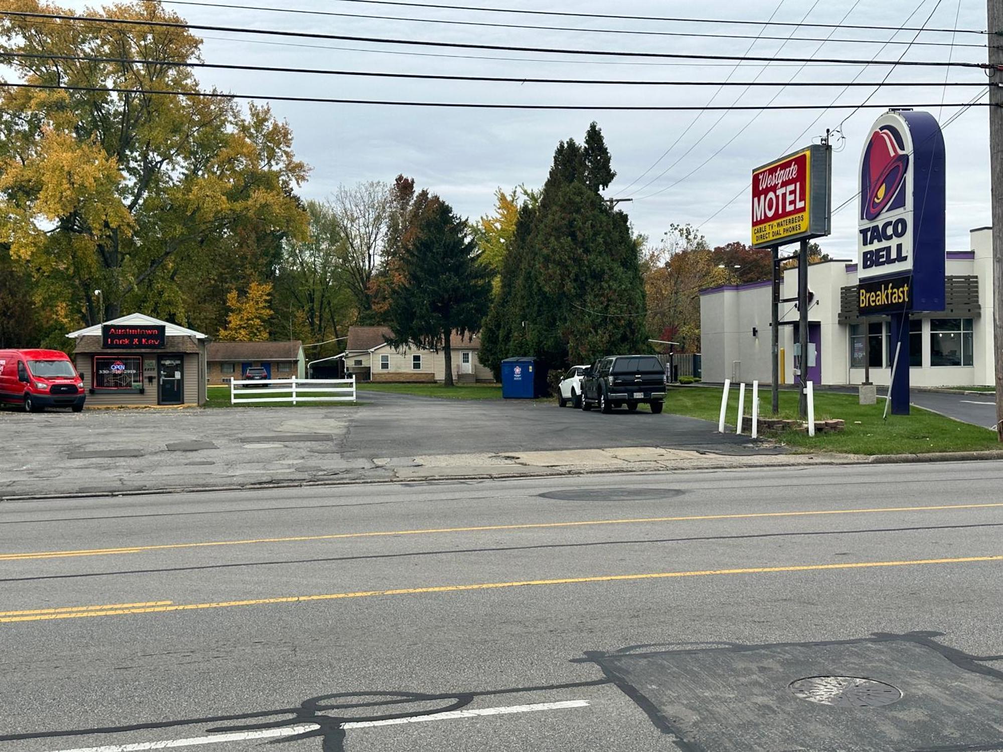 Westgate Manor Motel Austintown & Youngstown Ohio エクステリア 写真