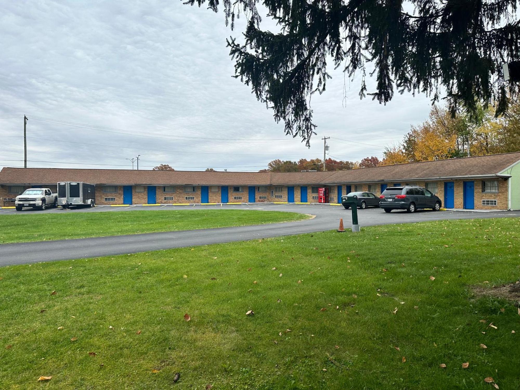 Westgate Manor Motel Austintown & Youngstown Ohio エクステリア 写真